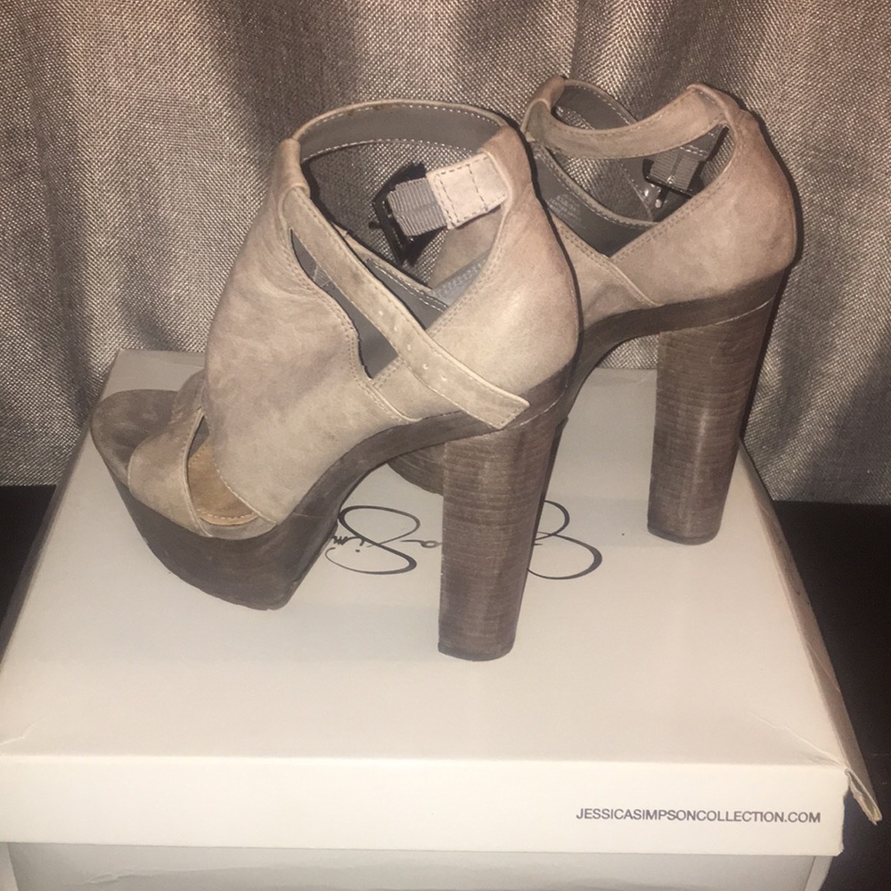 Jessica Simpson platform heel “ELK”